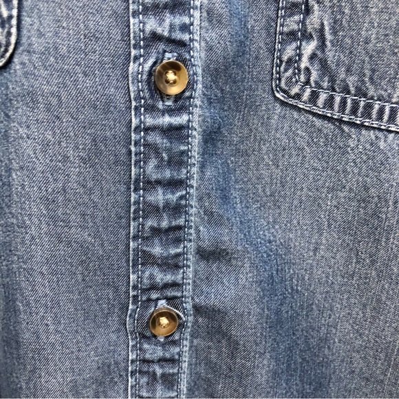 Abercrombie & Finch blue long sleeve button up collar top. Size Small. - Picture 5 of 9